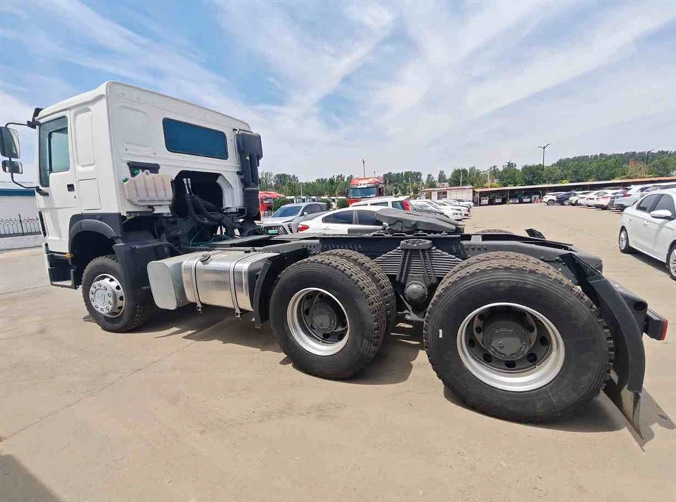 Howo 6X4 Semi Truck Head high quality
